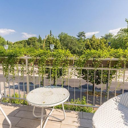 Crys: Apartments, Holiday, Business, Blu Verona Exteriör bild