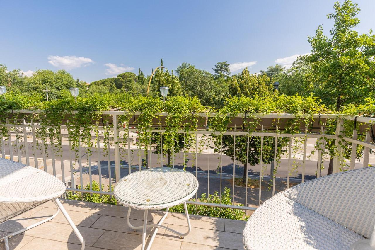 Crys: Apartments, Holiday, Business, Blu Verona Exteriör bild