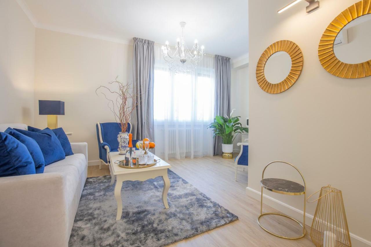 Crys: Apartments, Holiday, Business, Blu Verona Exteriör bild